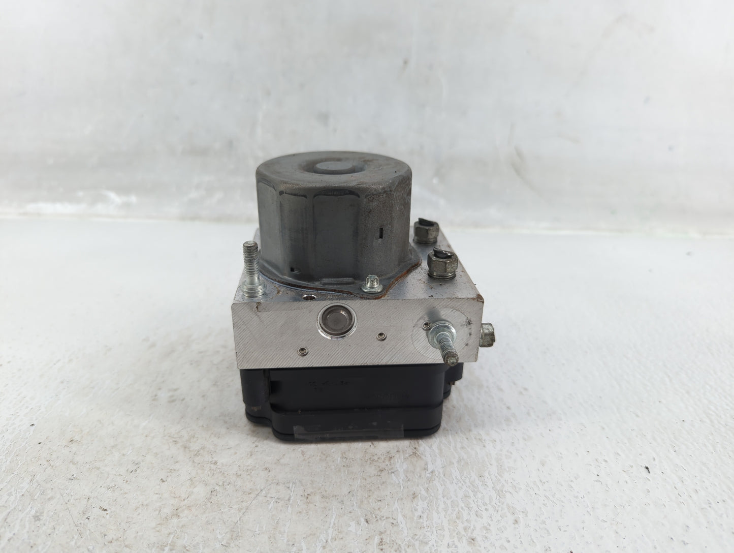 2015-2016 Subaru Impreza ABS Pump Control Module Replacement P/N:27536FJ220 Fits Fits 2015 2016 OEM Used Auto Parts - Oemuse