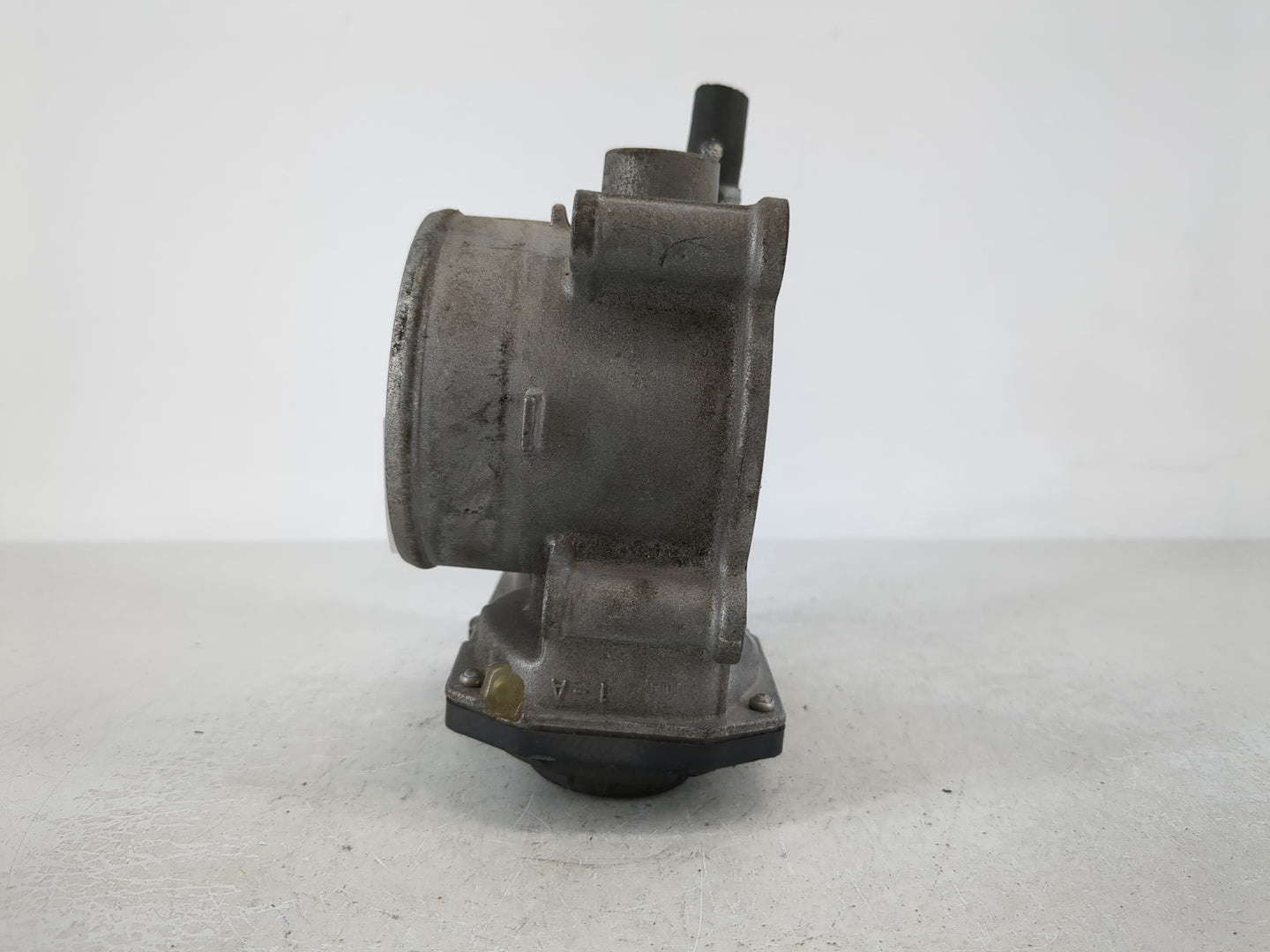 2010-2019 Subaru Legacy Throttle Body P/N:16112AA320 Fits Fits 2010 2011 2012 2013 2014 2015 2016 2017 2018 2019 OEM Used Au