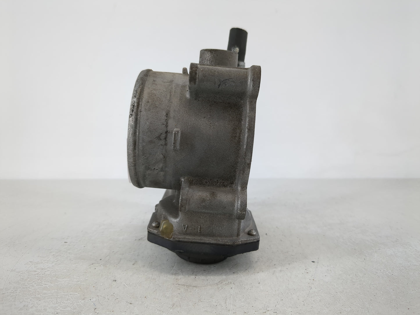 2010-2019 Subaru Legacy Throttle Body P/N:16112AA320 Fits Fits 2010 2011 2012 2013 2014 2015 2016 2017 2018 2019 OEM Used Au