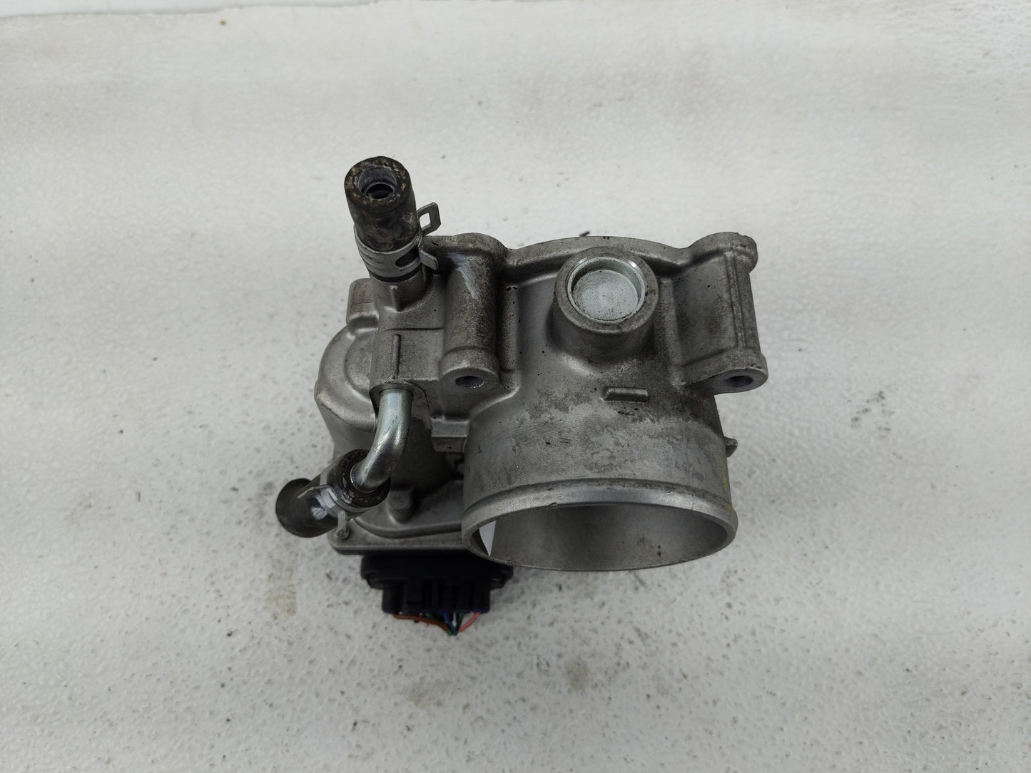 2013-2019 Subaru Legacy Throttle Body P/N:16112AA38A Fits Fits 2013 2014 2015 2016 2017 2018 2019 OEM Used Auto Parts - Oemu
