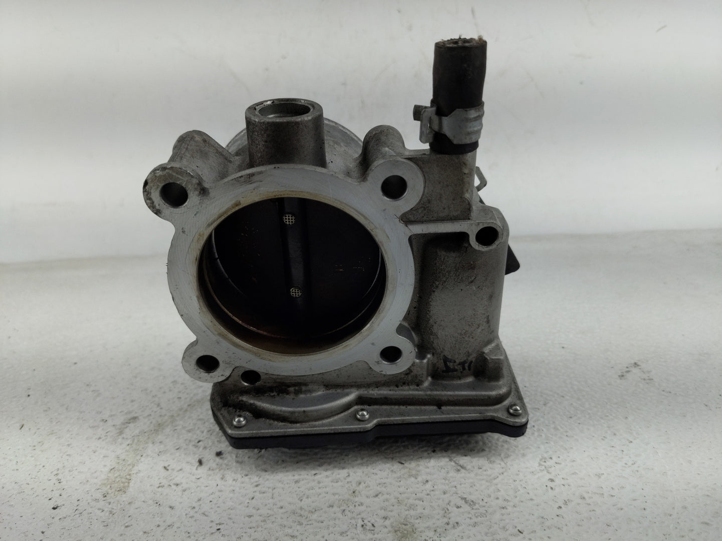 2013-2019 Subaru Legacy Throttle Body P/N:16112AA38A Fits Fits 2013 2014 2015 2016 2017 2018 2019 OEM Used Auto Parts - Oemu