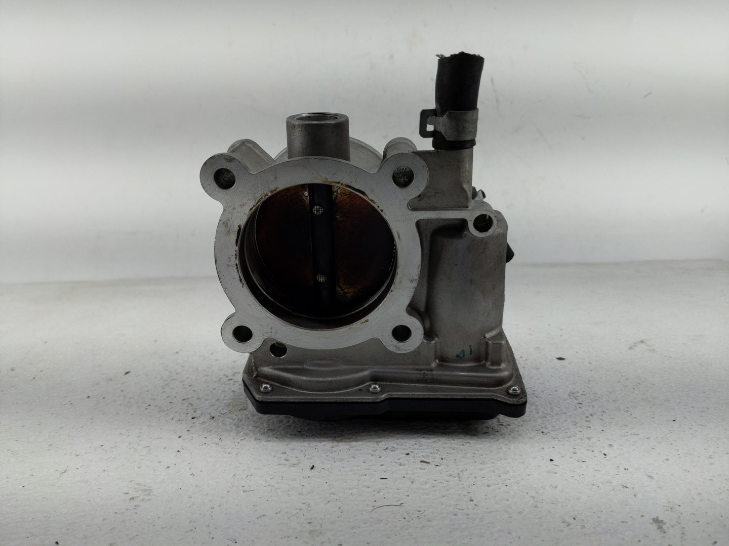 2013-2019 Subaru Legacy Throttle Body P/N:16112AA38A Fits Fits 2013 2014 2015 2016 2017 2018 2019 OEM Used Auto Parts - Oemu
