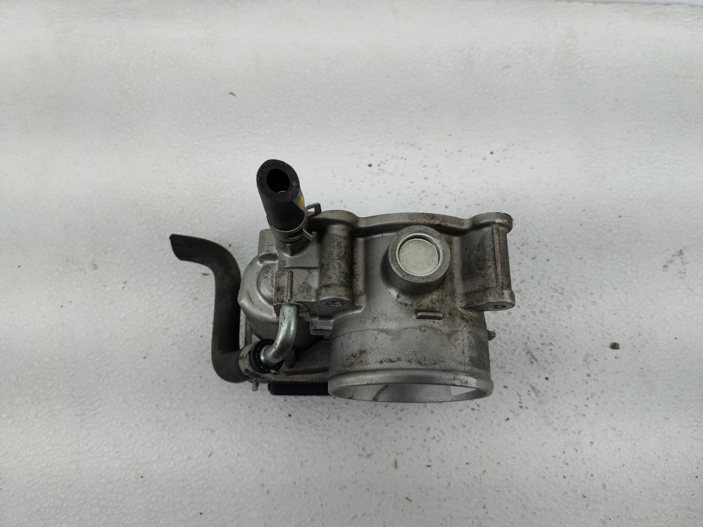 2013-2019 Subaru Legacy Throttle Body P/N:16112AA38A Fits Fits 2013 2014 2015 2016 2017 2018 2019 OEM Used Auto Parts - Oemu