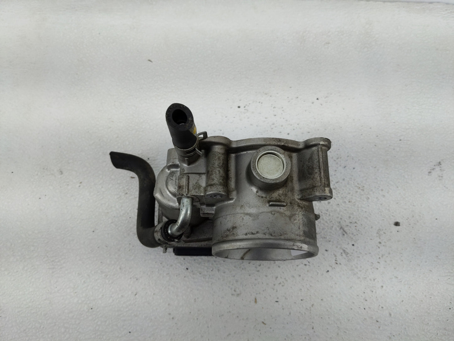 2013-2019 Subaru Legacy Throttle Body P/N:16112AA38A Fits Fits 2013 2014 2015 2016 2017 2018 2019 OEM Used Auto Parts - Oemu