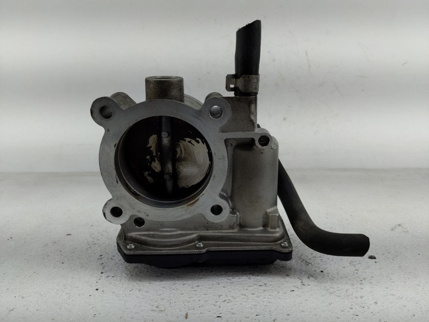 2013-2019 Subaru Legacy Throttle Body P/N:16112AA38A Fits Fits 2013 2014 2015 2016 2017 2018 2019 OEM Used Auto Parts - Oemu