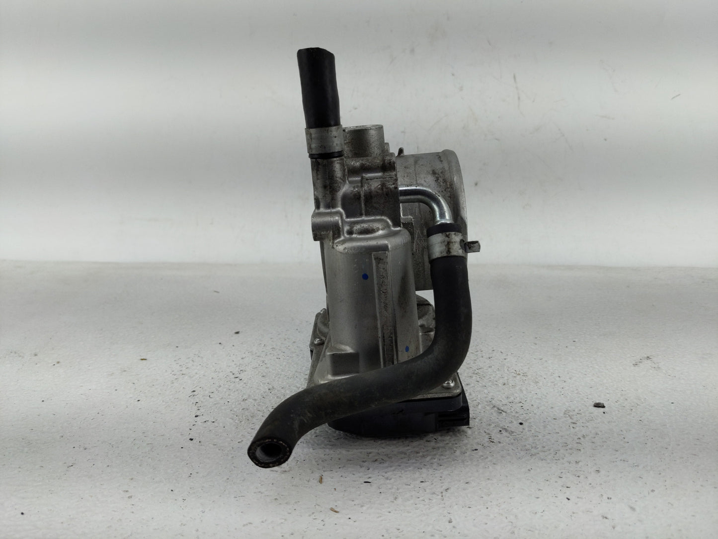 2013-2019 Subaru Legacy Throttle Body P/N:16112AA38A Fits Fits 2013 2014 2015 2016 2017 2018 2019 OEM Used Auto Parts - Oemu
