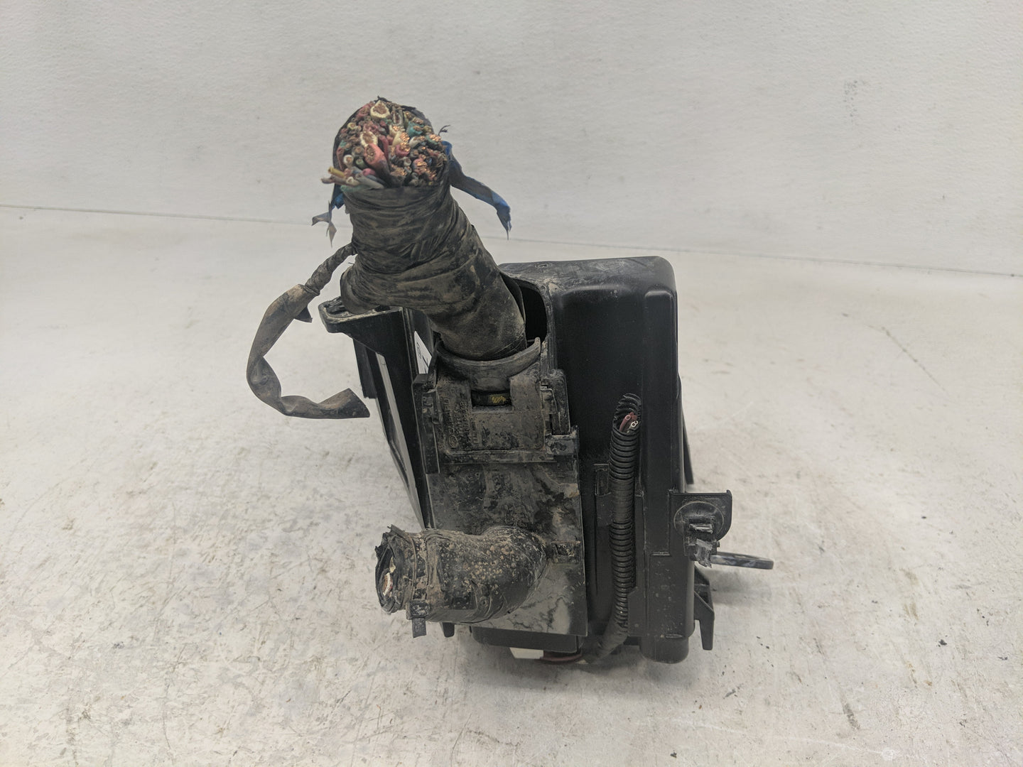 2015 Subaru Legacy Fusebox Fuse Box Panel Relay Module P/N:MB703200B Fits OEM Used Auto Parts - Oemusedautoparts1.com