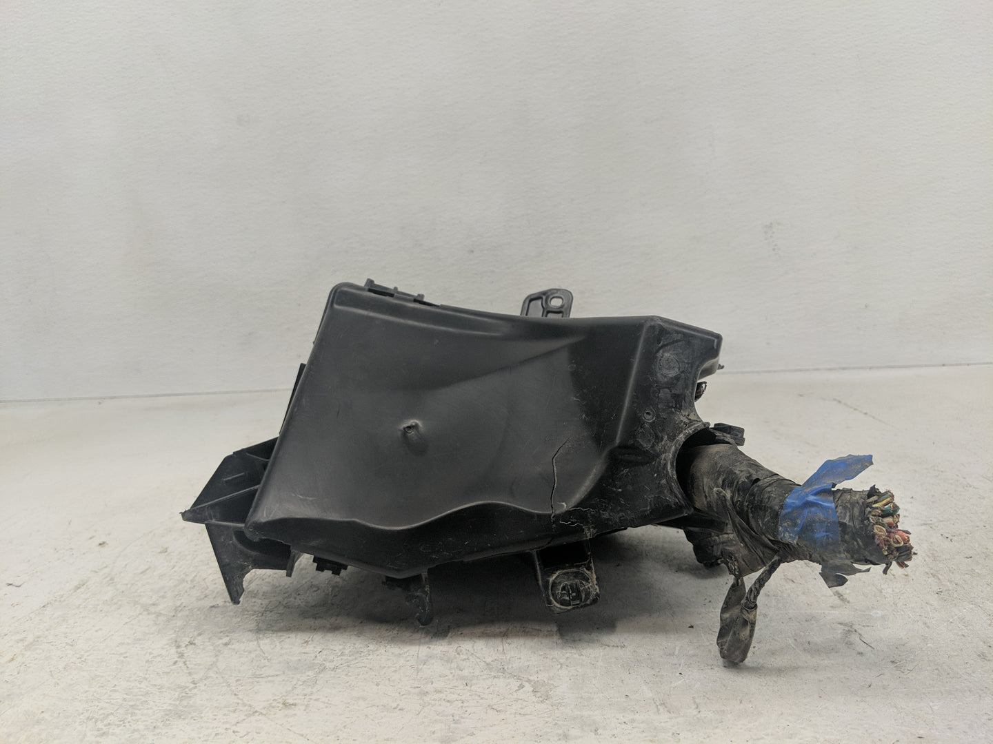 2015 Subaru Legacy Fusebox Fuse Box Panel Relay Module P/N:MB703200B Fits OEM Used Auto Parts - Oemusedautoparts1.com