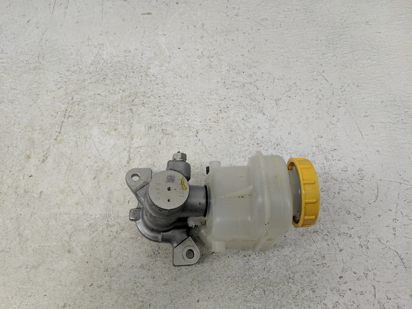 2015-2017 Subaru Legacy Brake Master Cylinder - Oemusedautoparts1.com