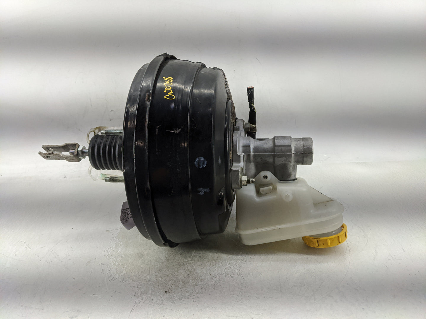 2015-2017 Subaru Legacy Power Brake Booster Oem 1376739 - Oemusedautoparts1.com