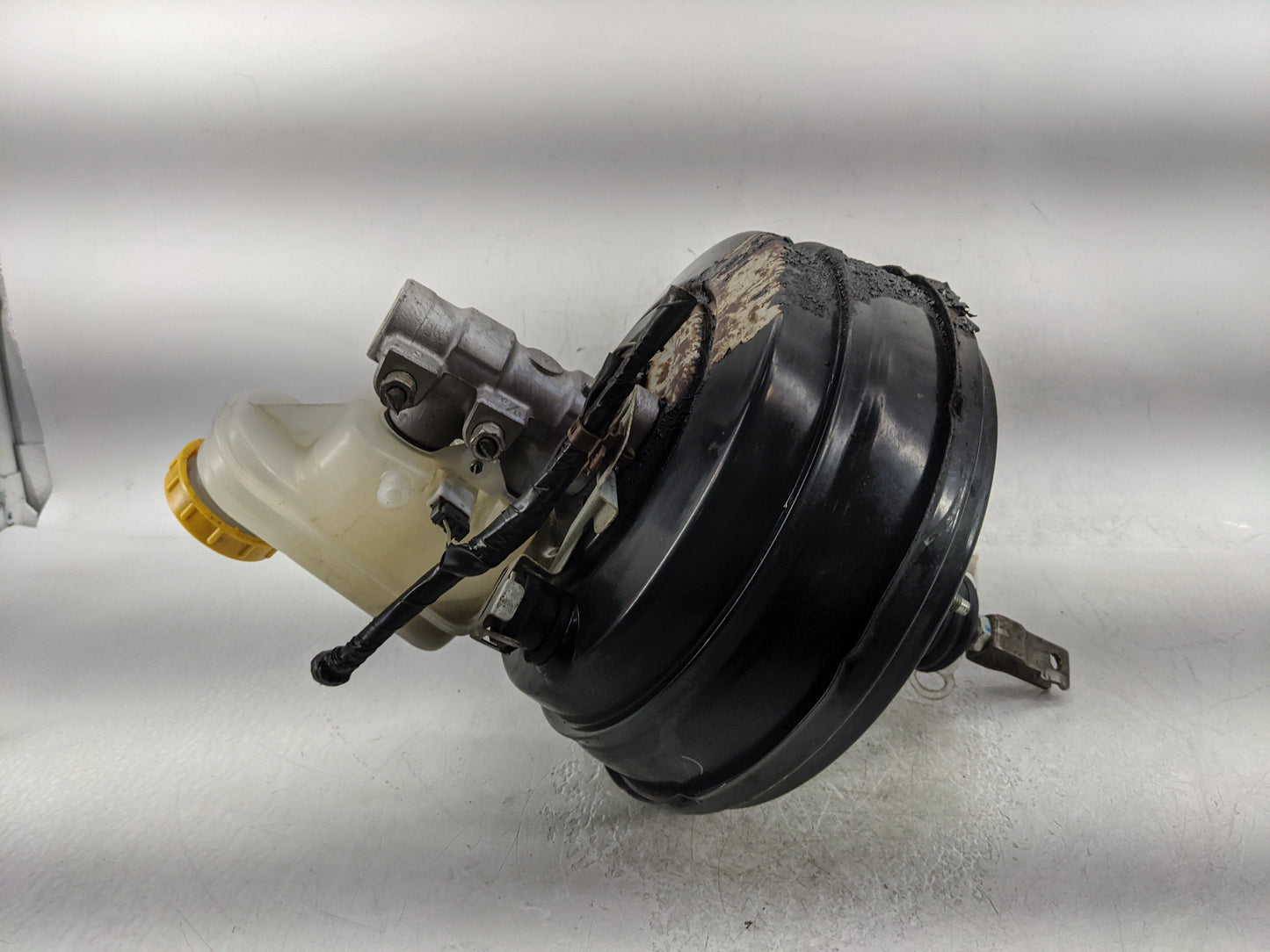 2015-2017 Subaru Legacy Power Brake Booster Oem 1376739 - Oemusedautoparts1.com