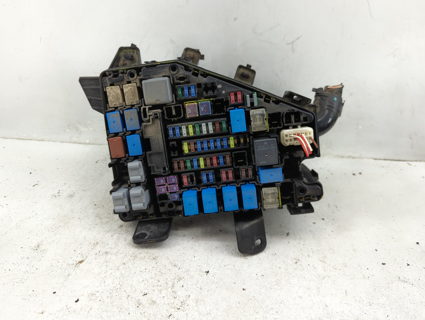 2015 Subaru Legacy Fusebox Fuse Box Panel Relay Module P/N:MB503703B Fits OEM Used Auto Parts - Oemusedautoparts1.com