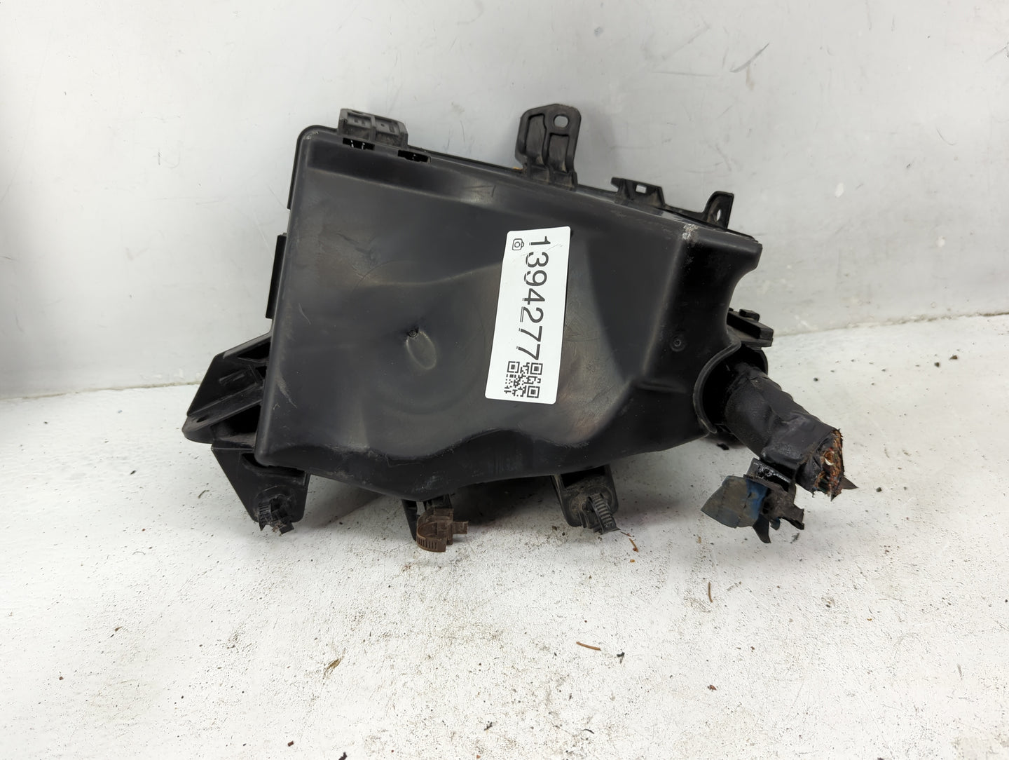 2015 Subaru Legacy Fusebox Fuse Box Panel Relay Module P/N:MB503703B Fits OEM Used Auto Parts - Oemusedautoparts1.com