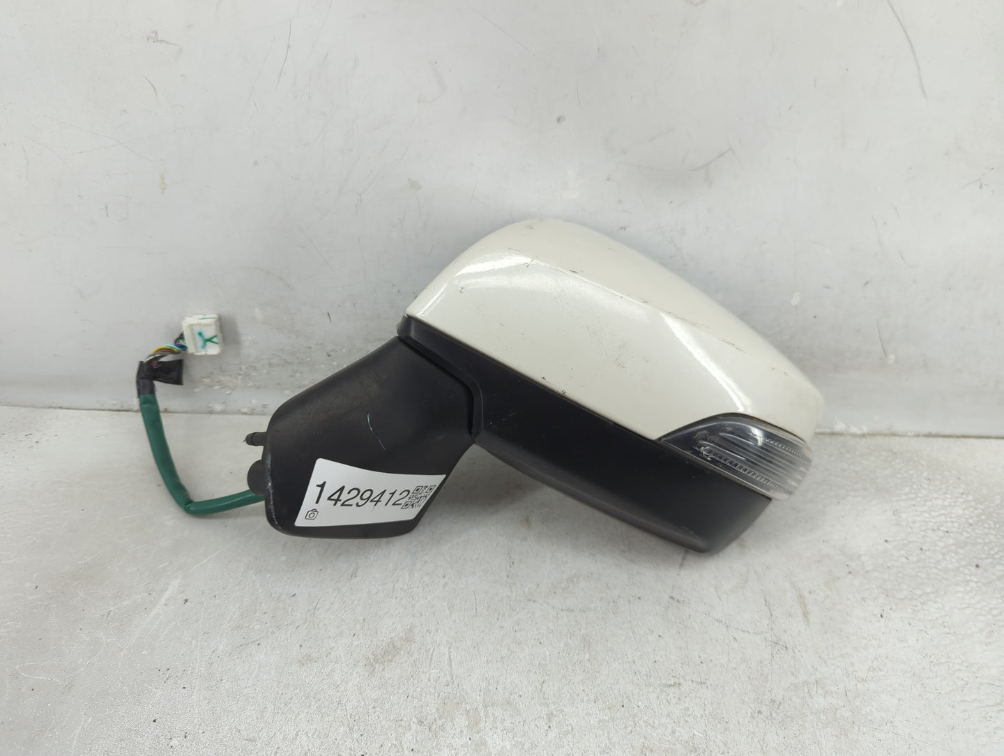 2015-2017 Subaru Legacy Driver Side View Mirror - Left Door Mirror OEM Used - Oemusedautoparts1.com