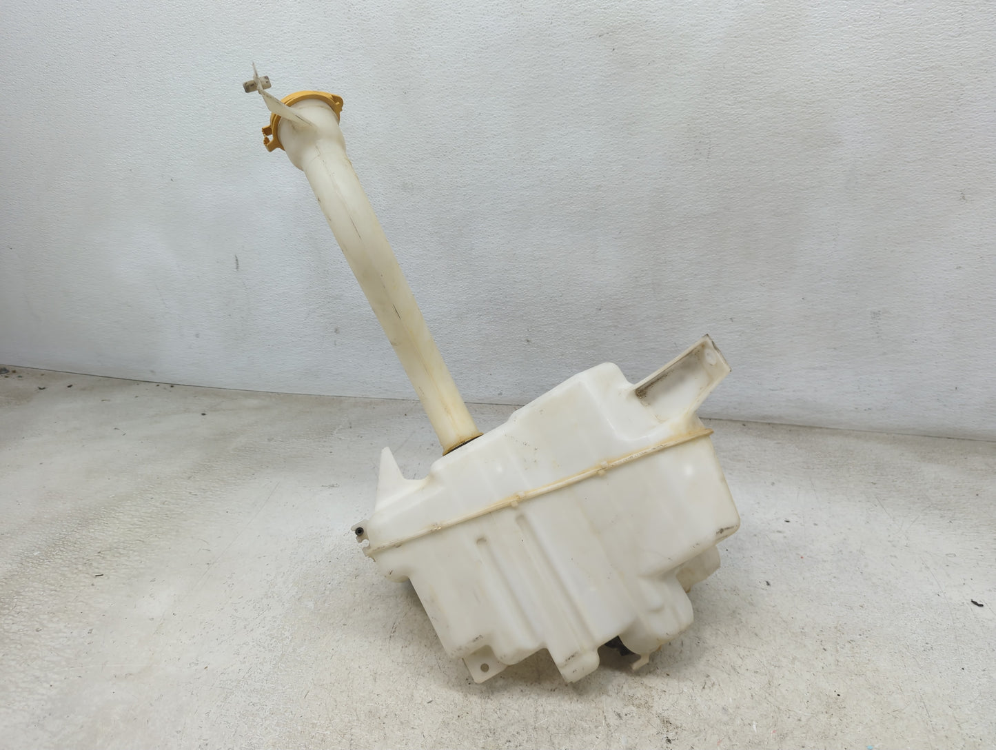 2015-2019 Subaru Legacy Windshield Washer Fluid Reservoir Bottle Oem 1465608 - Oemusedautoparts1.com