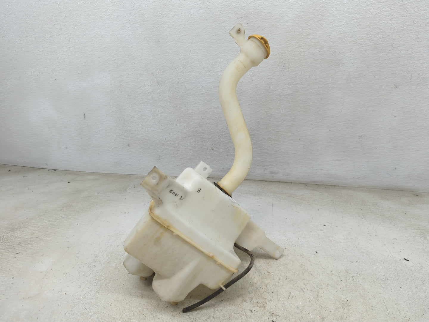 2015-2019 Subaru Legacy Windshield Washer Fluid Reservoir Bottle Oem 1465608 - Oemusedautoparts1.com
