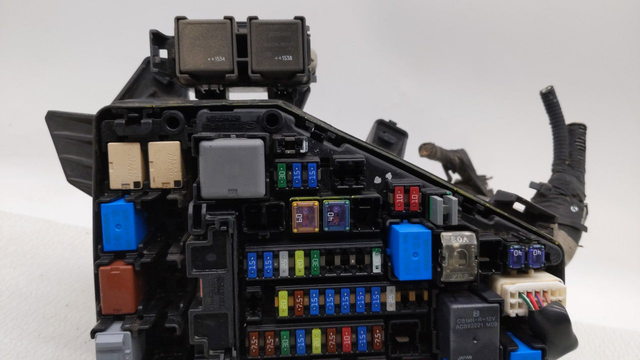 2015-2017 Subaru Legacy Fusebox Fuse Box Panel Relay Module Fits Fits 2015 2016 2017 OEM Used Auto Parts - Oemusedautoparts1