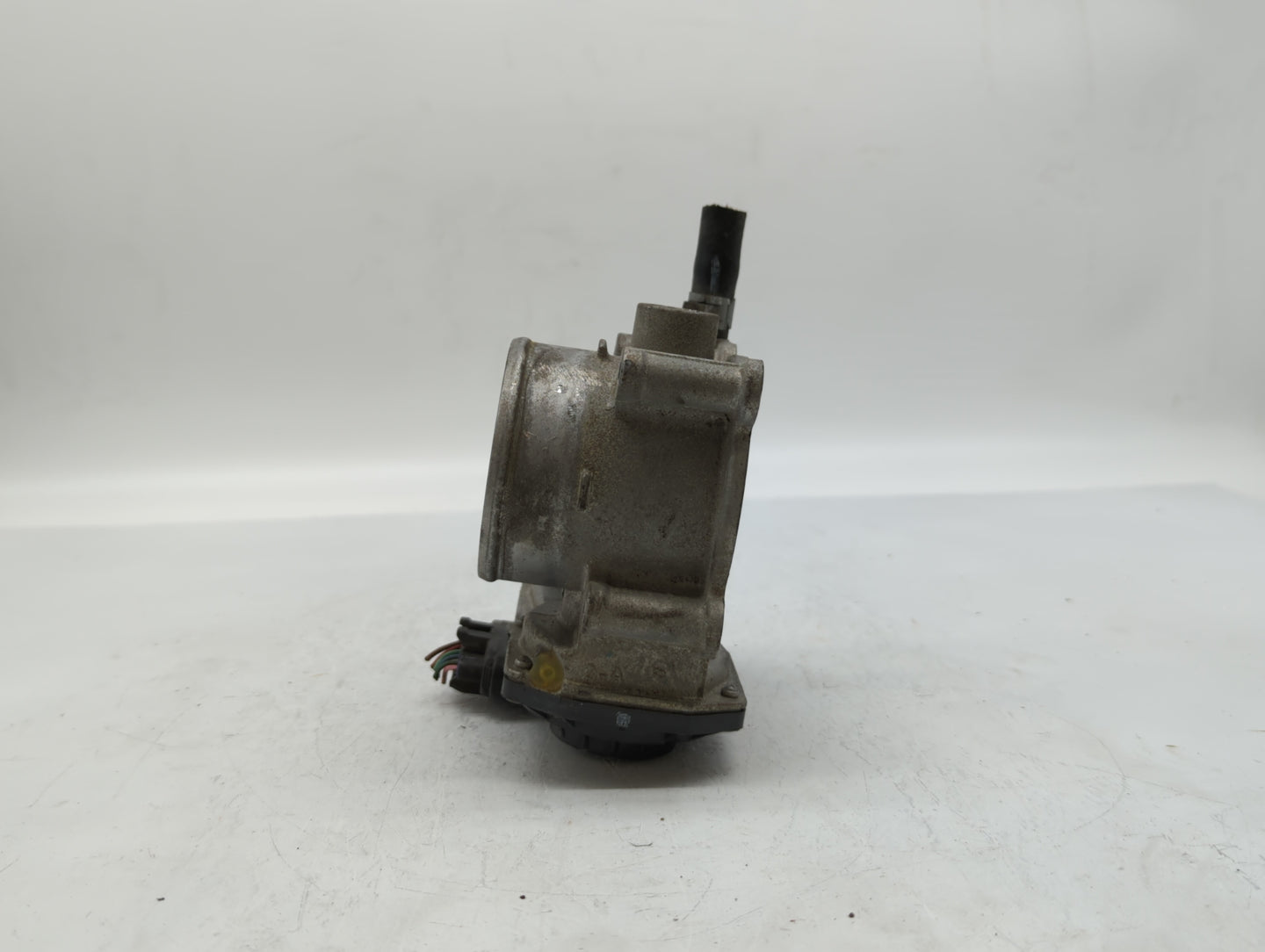 2013-2019 Subaru Legacy Throttle Body P/N:16112AA38A Fits Fits 2013 2014 2015 2016 2017 2018 2019 OEM Used Auto Parts - Oemu