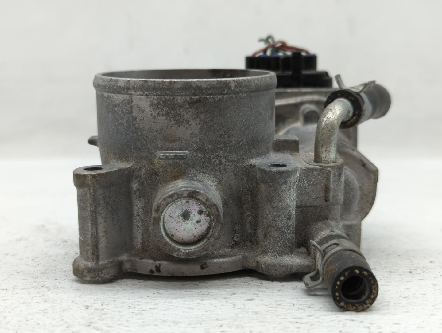 2013-2019 Subaru Legacy Throttle Body P/N:16112AA38A Fits Fits 2013 2014 2015 2016 2017 2018 2019 OEM Used Auto Parts - Oemu
