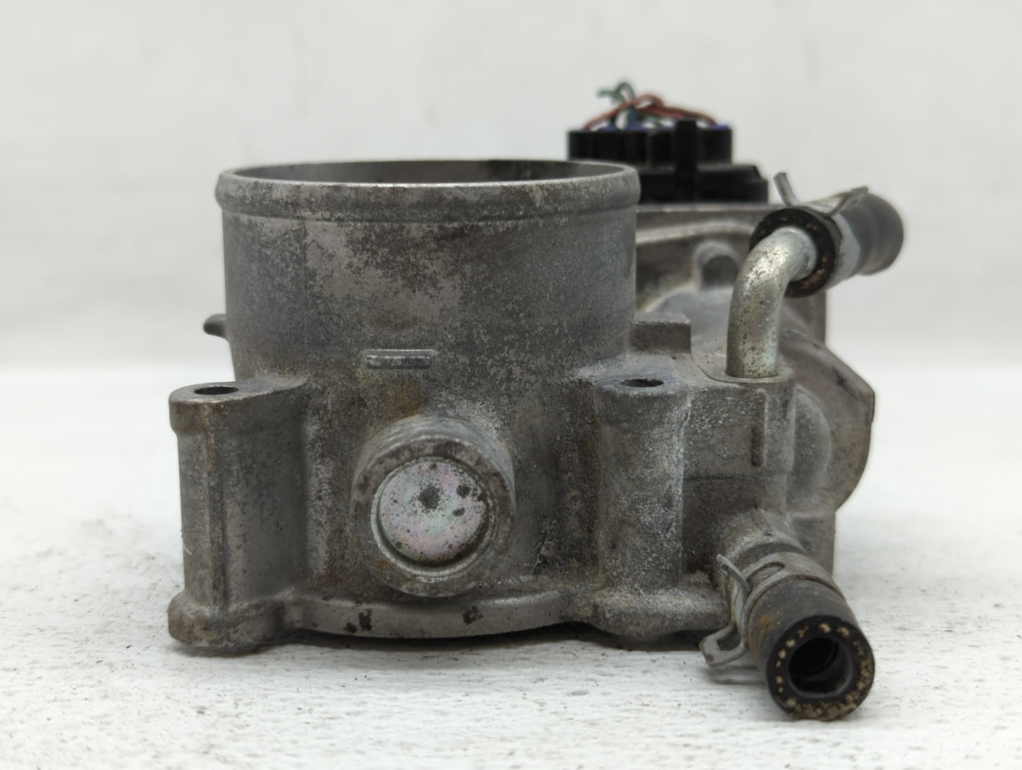 2013-2019 Subaru Legacy Throttle Body P/N:16112AA38A Fits Fits 2013 2014 2015 2016 2017 2018 2019 OEM Used Auto Parts - Oemu