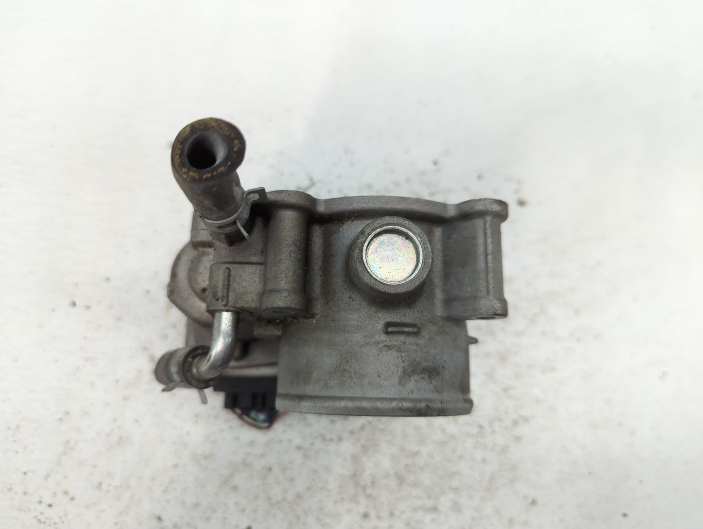 2013-2019 Subaru Legacy Throttle Body P/N:16112AA38A Fits Fits 2013 2014 2015 2016 2017 2018 2019 OEM Used Auto Parts - Oemu