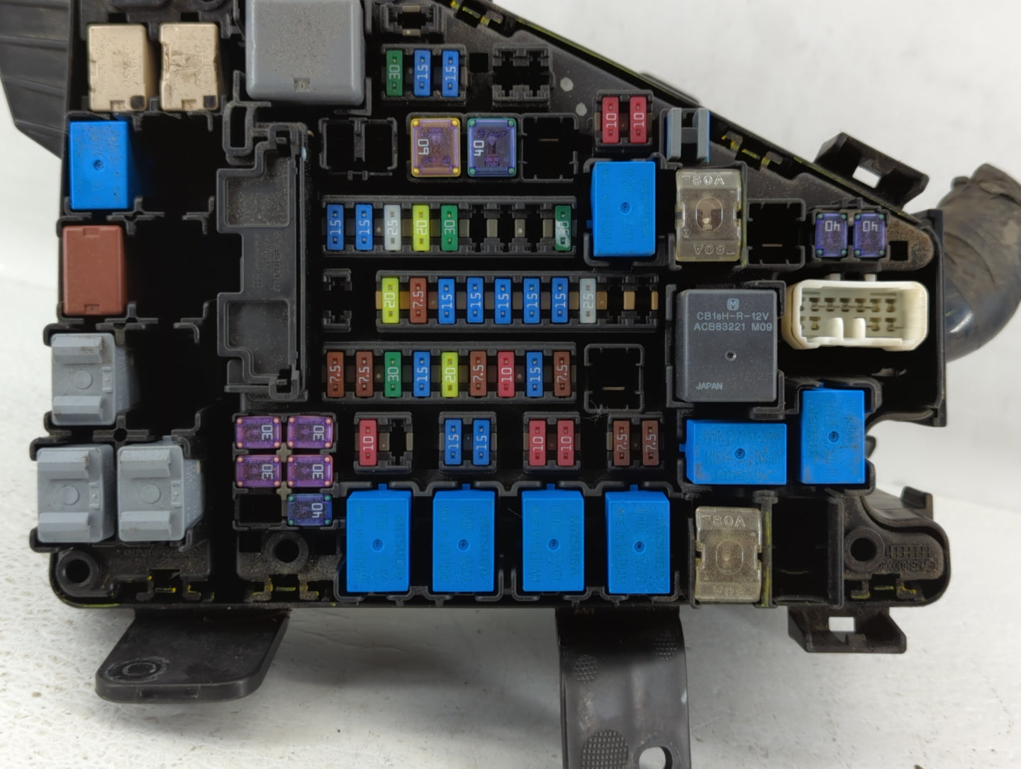 2016 Subaru Legacy Fusebox Fuse Box Panel Relay Module P/N:MB503703B Fits OEM Used Auto Parts - Oemusedautoparts1.com