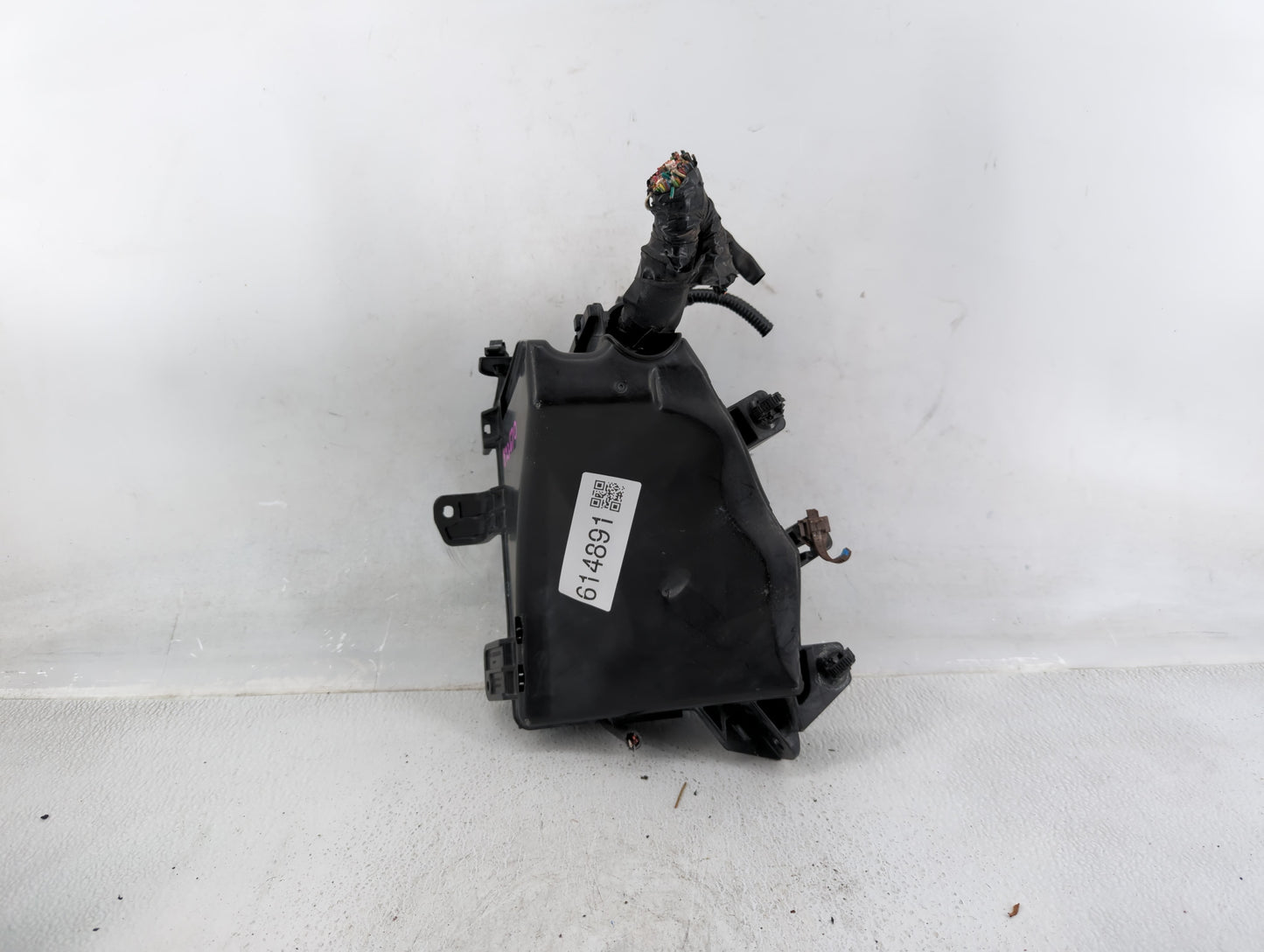2015 Subaru Legacy Fusebox Fuse Box Panel Relay Module P/N:MB503703B Fits OEM Used Auto Parts - Oemusedautoparts1.com