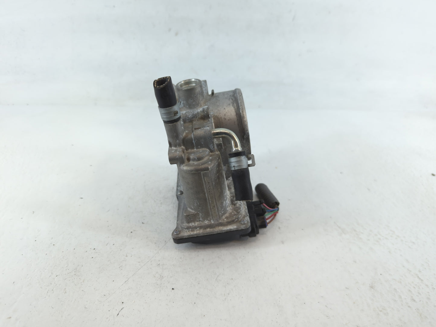 2013-2019 Subaru Legacy Throttle Body P/N:16112AA38A Fits Fits 2013 2014 2015 2016 2017 2018 2019 OEM Used Auto Parts - Oemu