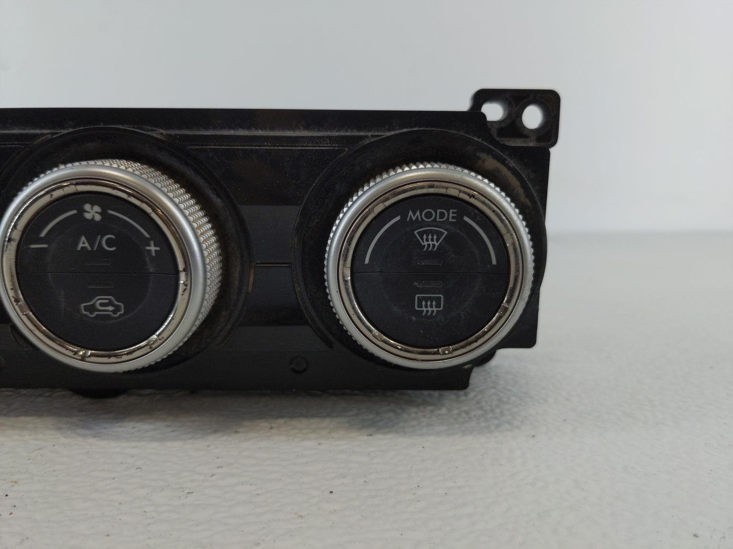 2016 Subaru Wrx Climate Control Module Temperature AC/Heater Replacement P/N:72311VA141 Fits OEM Used Auto Parts - Oemusedau