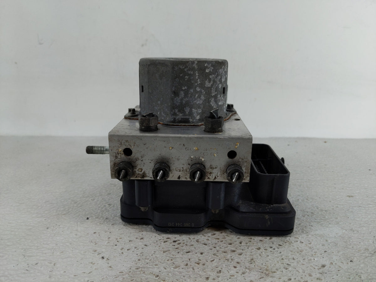2016 Subaru Xv Anti-Lock Brake ABS Pump Module Actuator OEM P/N:27536FJ220 Fits OEM Used Auto Parts - Oemusedautoparts1.com