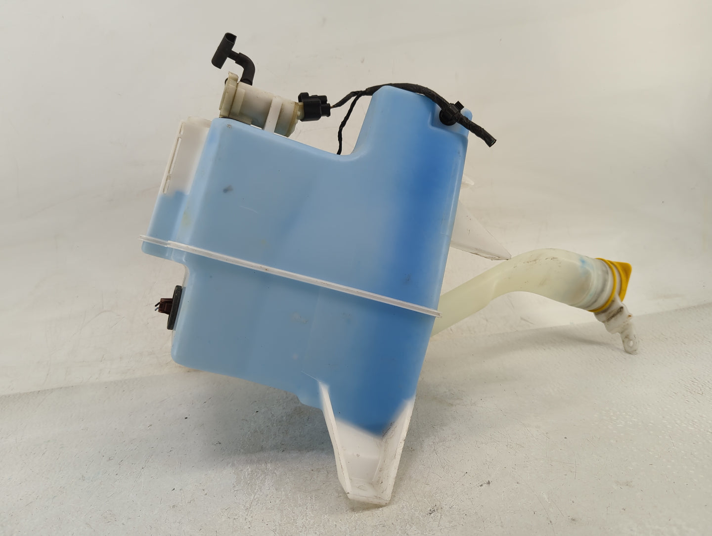 Subaru Xv Windshield Washer Fluid Reservoir Bottle Oem - Oemusedautoparts1.com
