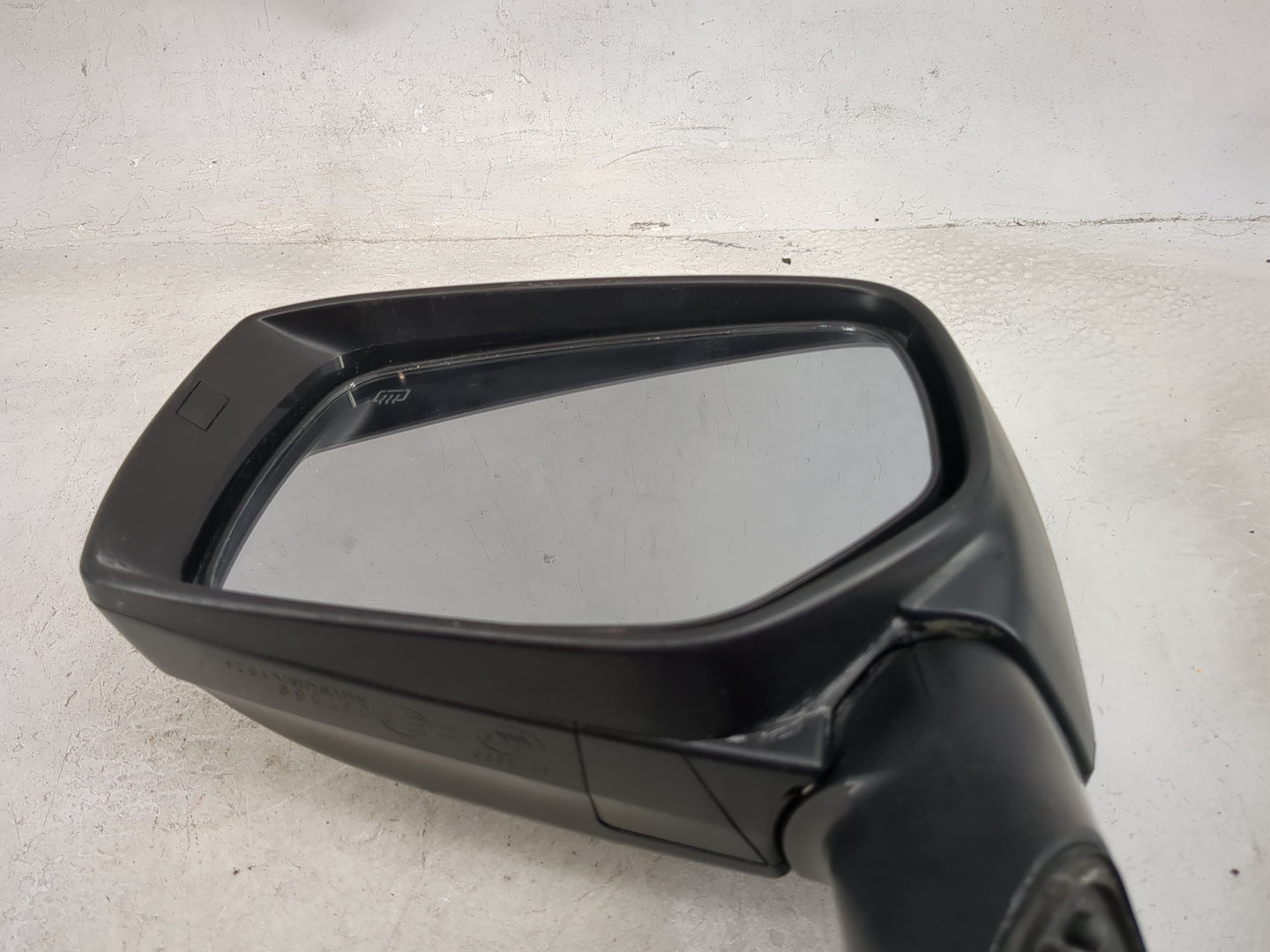 2016 Subaru Xv Driver Side View Mirror - Left Door Mirror OEM Used - Oemusedautoparts1.com