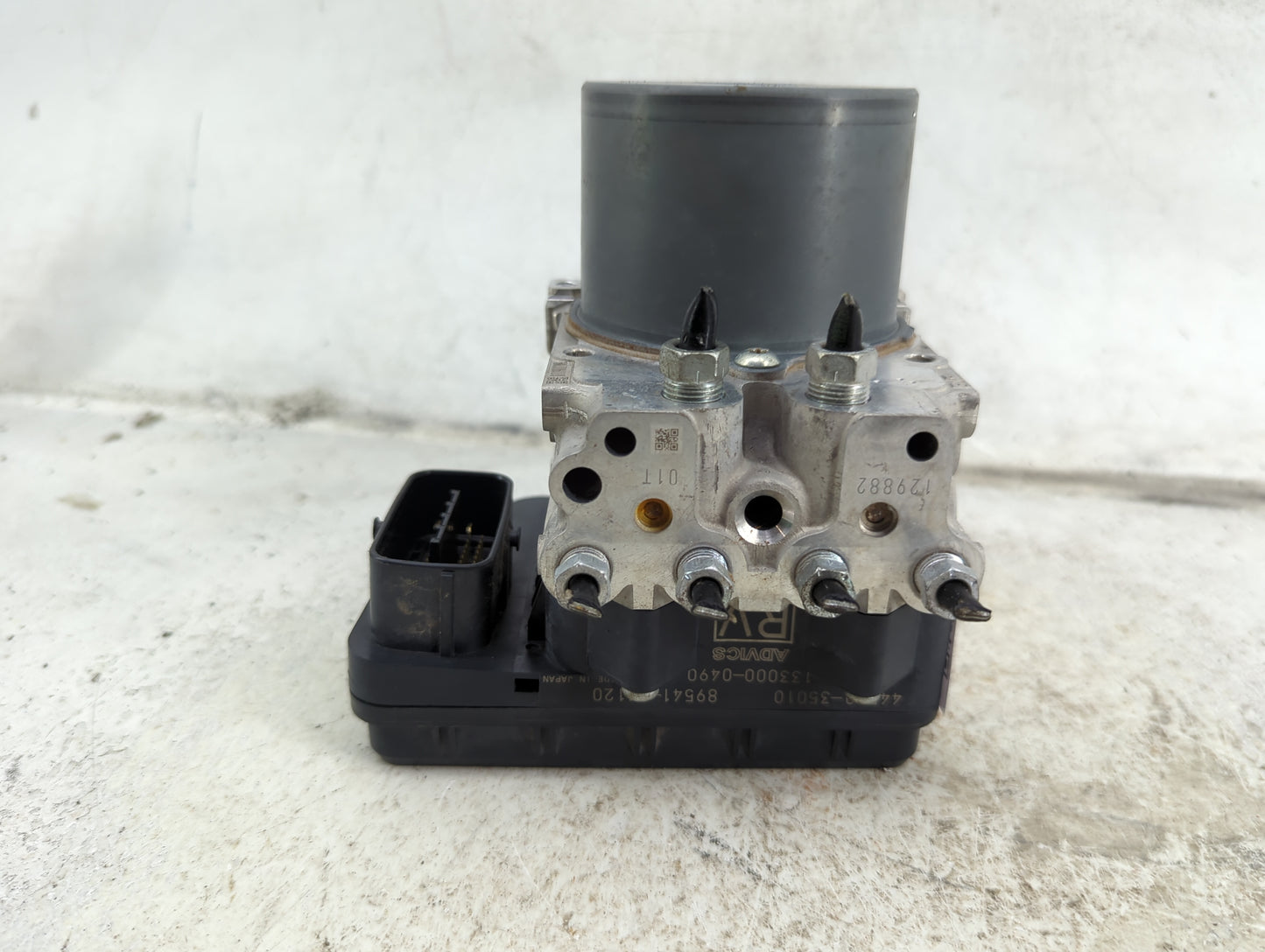 2016-2019 Toyota 4runner ABS Pump Control Module Replacement P/N:44540-35010 89541-35120 Fits Fits 2016 2017 2018 2019 OEM U