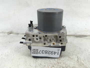 2016-2019 Toyota 4runner ABS Pump Control Module Replacement P/N:44540-35010 89541-35120 Fits Fits 2016 2017 2018 2019 OEM Used Auto Parts