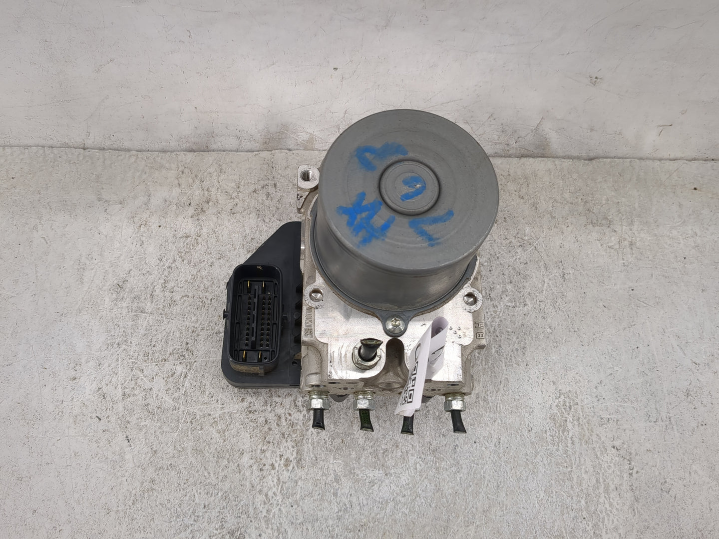 2016-2019 Toyota 4runner ABS Pump Control Module Replacement P/N:44540-35010 89541-35120 Fits Fits 2016 2017 2018 2019 OEM U