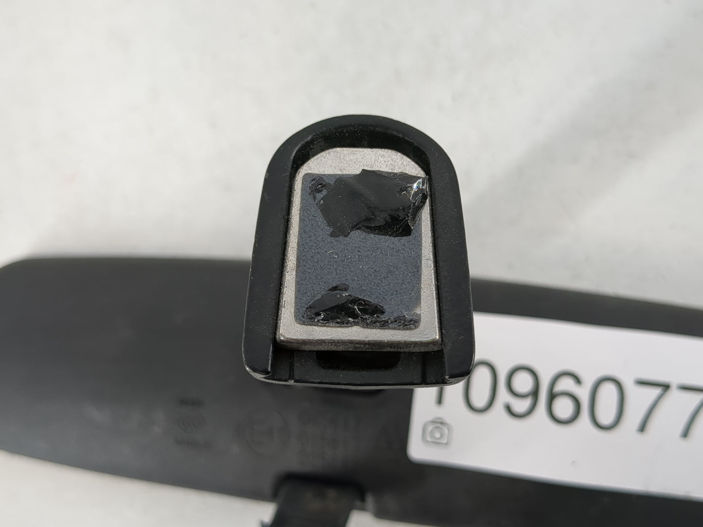 2016 Toyota Avalon Interior Rear View Mirror Replacement OEM P/N:E11045617 Fits OEM Used Auto Parts - Oemusedautoparts1.com