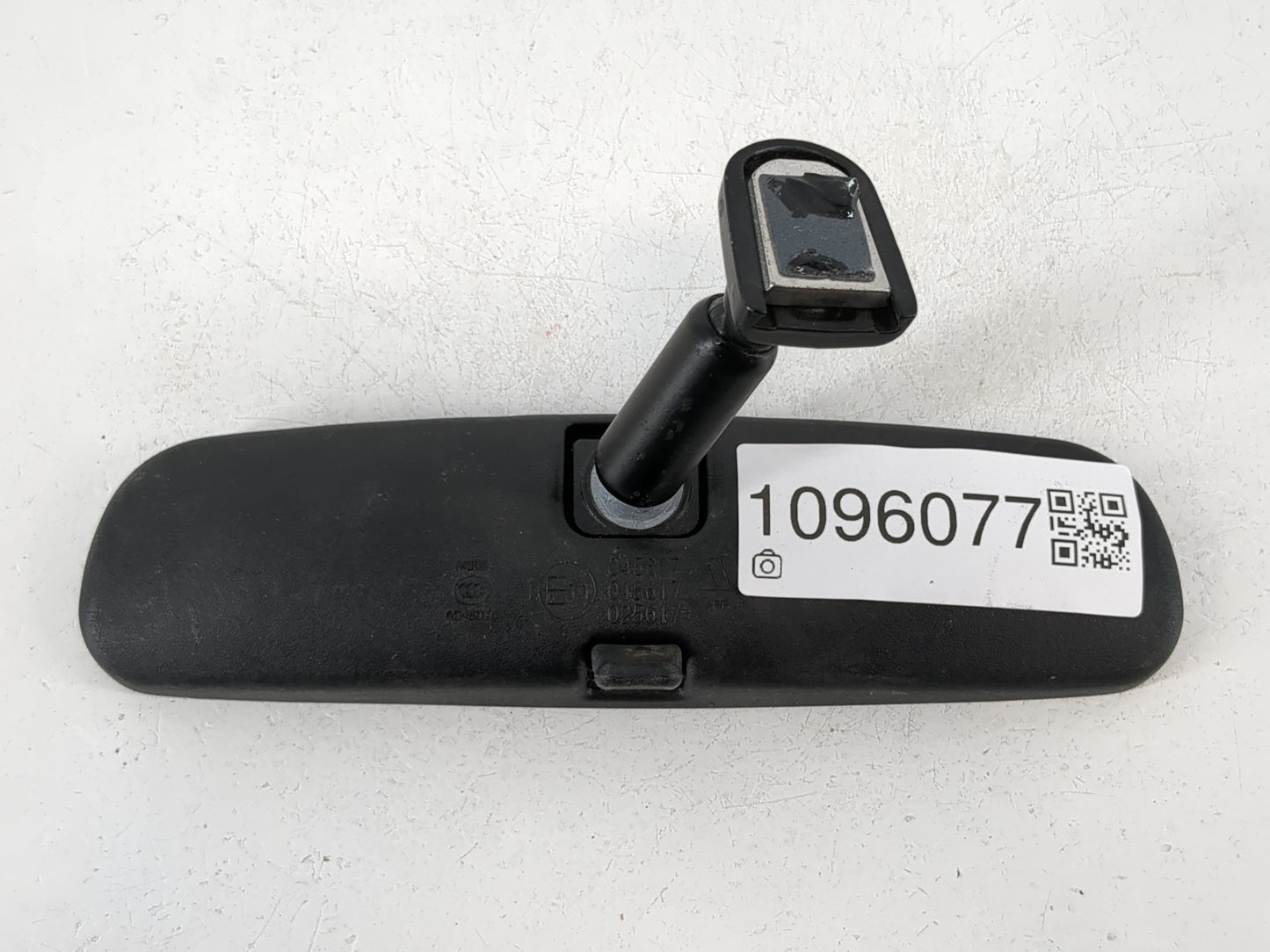2016 Toyota Avalon Interior Rear View Mirror Replacement OEM P/N:E11045617 Fits OEM Used Auto Parts - Oemusedautoparts1.com