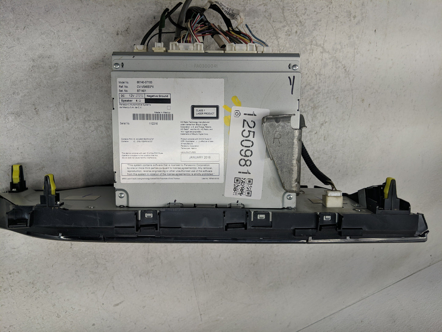 2016-2018 Toyota Avalon Radio AM FM Cd Player Receiver Replacement P/N:86140-07100 Fits Fits 2016 2017 2018 OEM Used Auto Pa