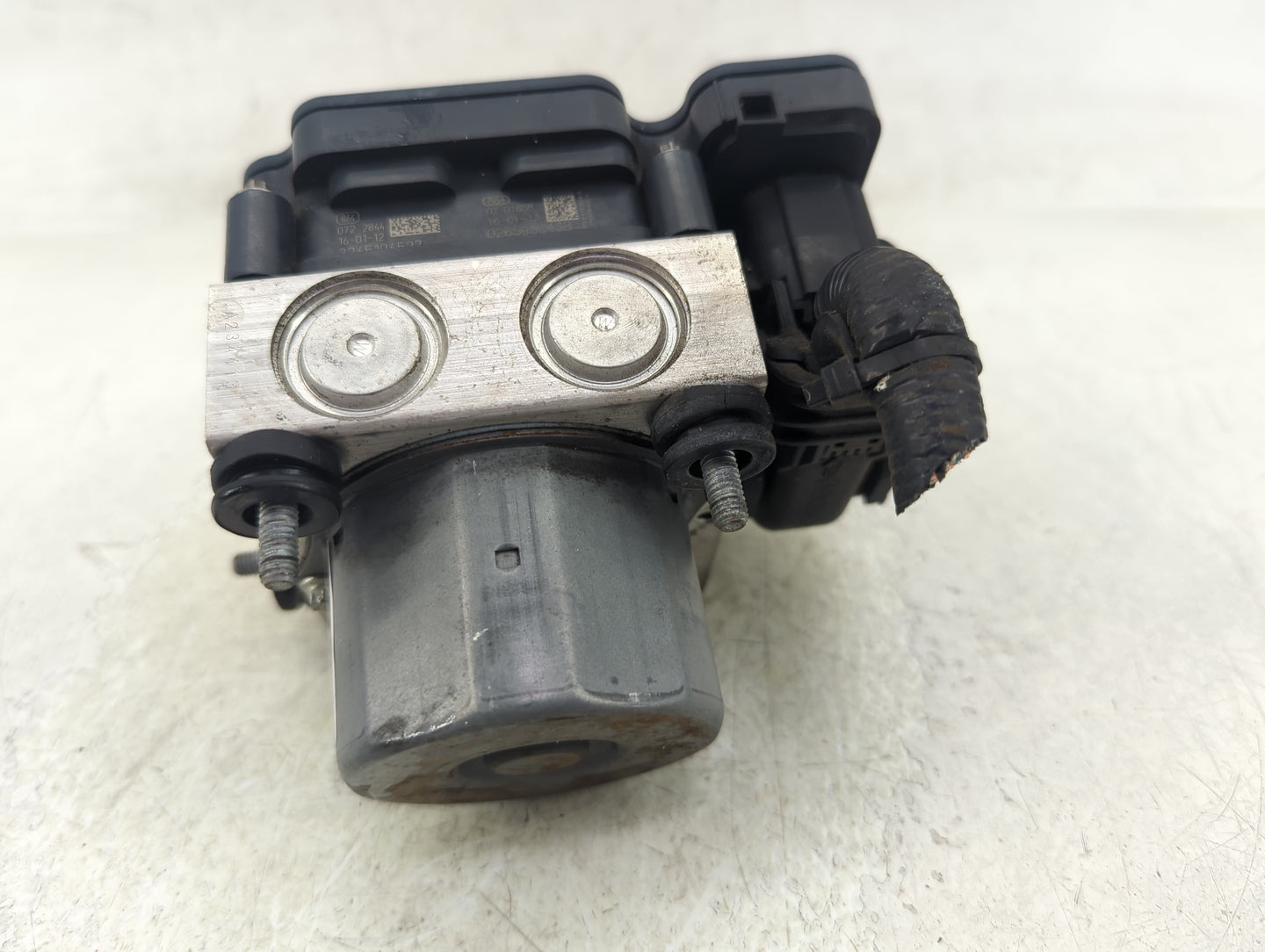 2016-2017 Toyota Avalon ABS Pump Control Module Replacement P/N:4405007130 Fits Fits 2016 2017 OEM Used Auto Parts - Oemused