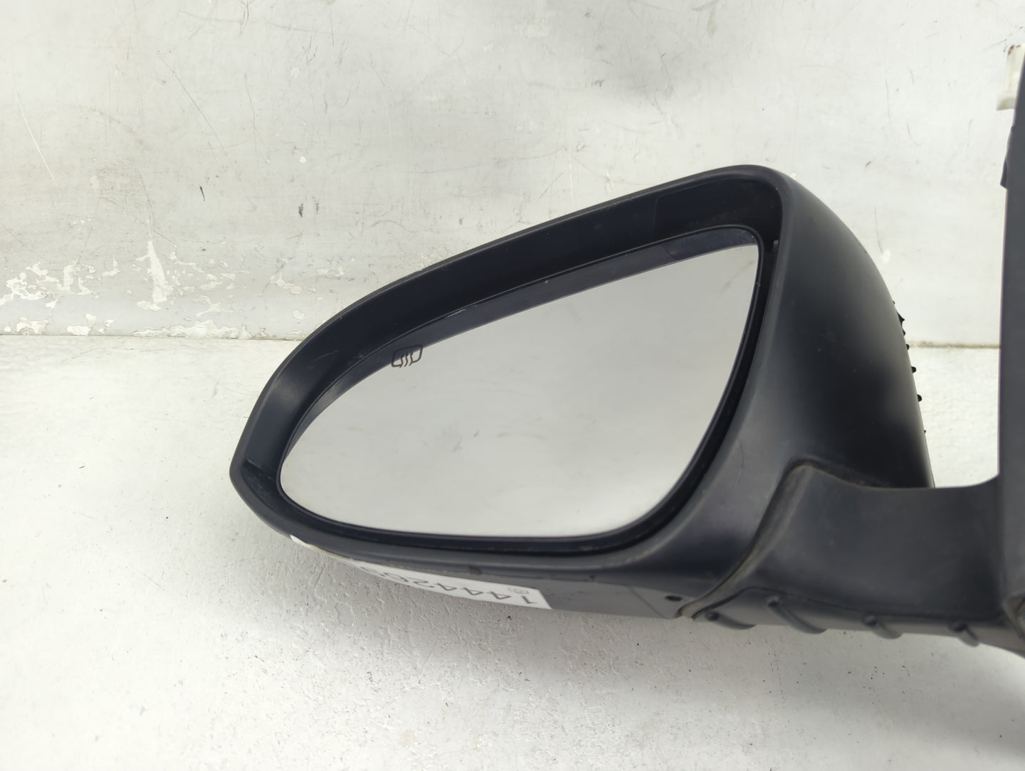 2013-2018 Toyota Avalon Driver Side View Mirror - Left Door Mirror OEM Used - Oemusedautoparts1.com