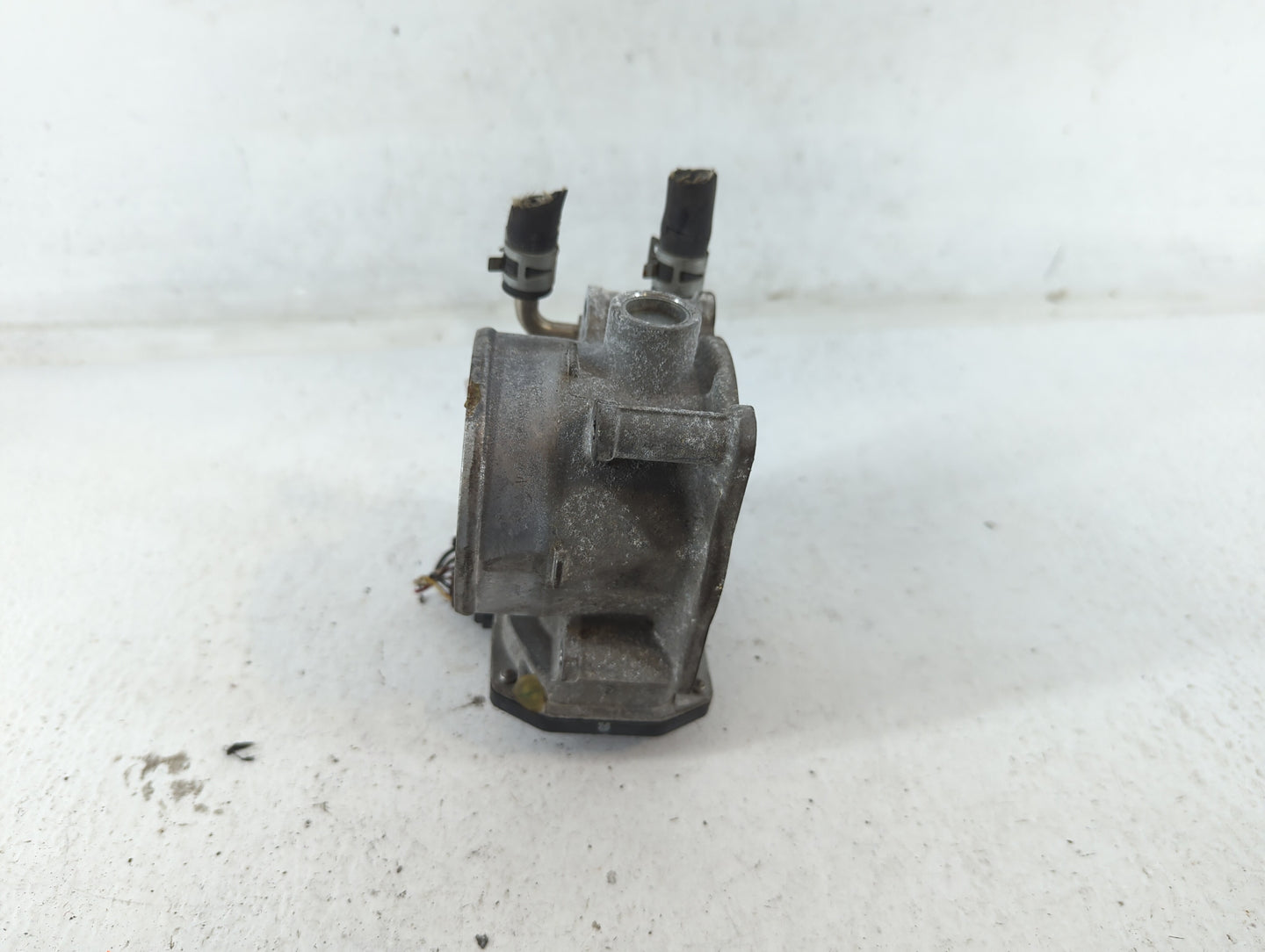 2005-2018 Toyota Avalon Throttle Body P/N:22030-0P050 Fits OEM Used Auto Parts - Oemusedautoparts1.com