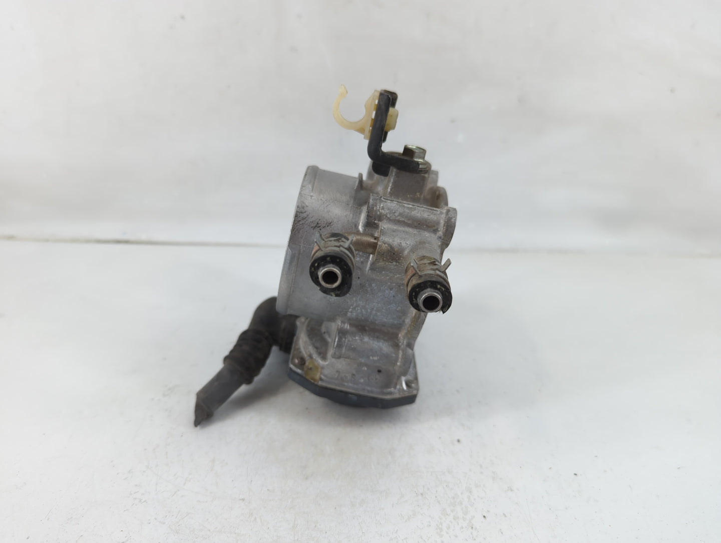 2010-2017 Toyota Camry Throttle Body P/N:22030-0V010 Fits Fits 2009 2010 2011 2012 2013 2014 2015 2016 2017 2018 2019 OEM Us