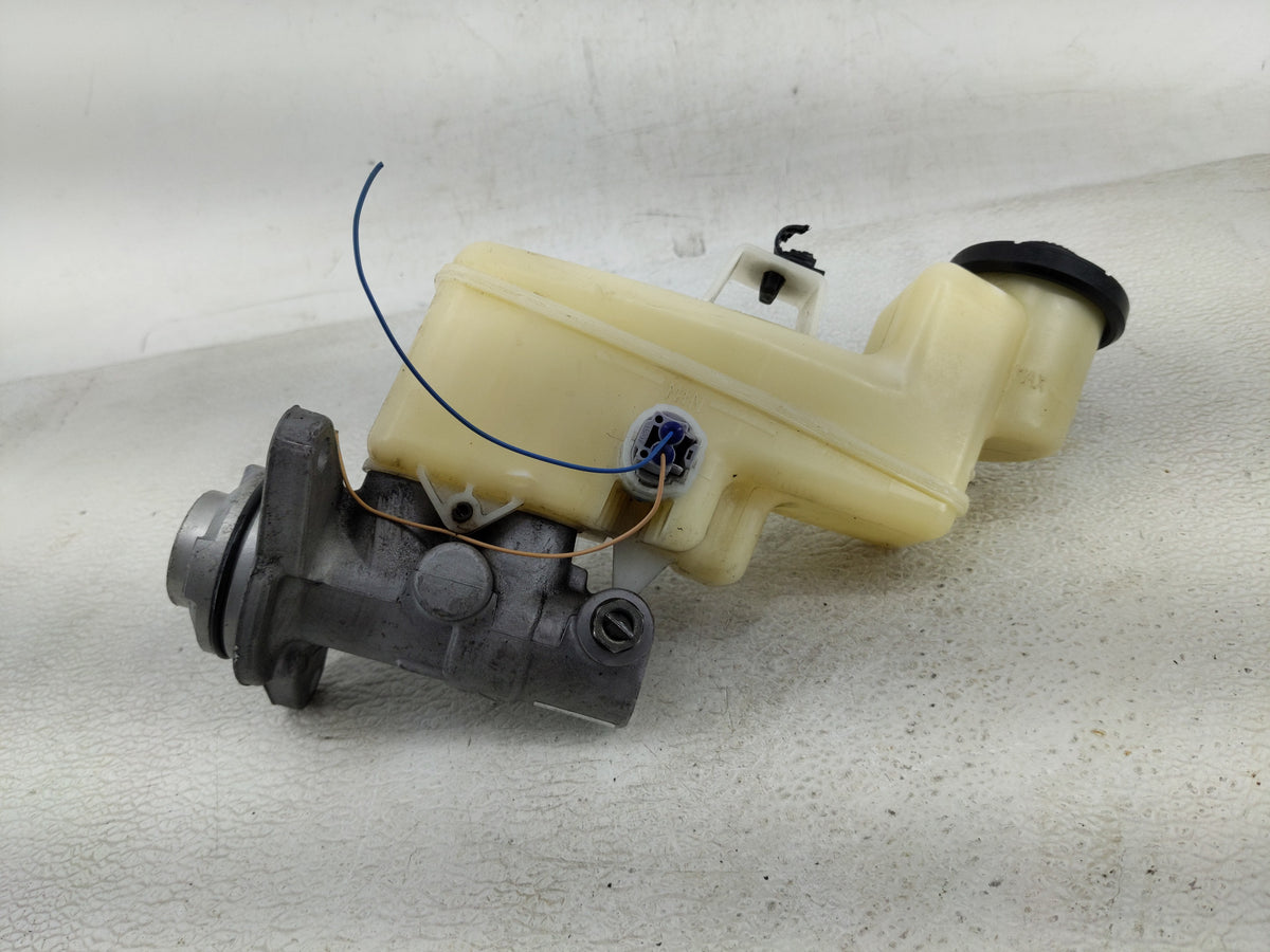 2016 Toyota Camry Power Brake Booster Oem 1290393 - Oemusedautoparts1.com