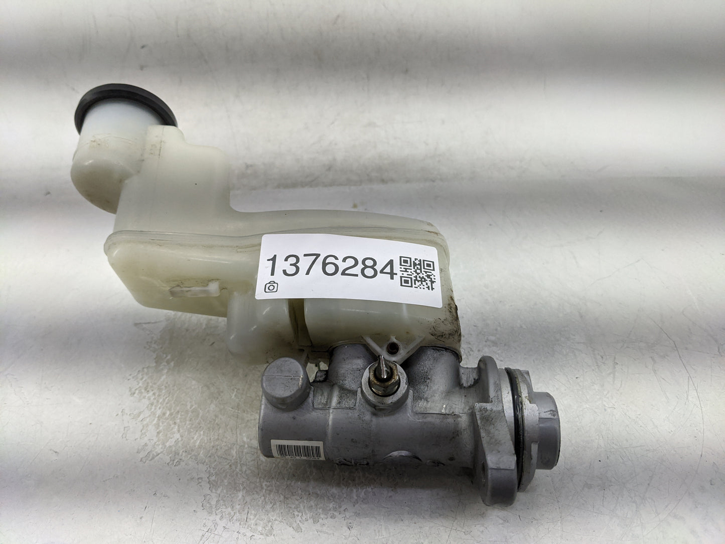 2014-2017 Toyota Camry Brake Master Cylinder - Oemusedautoparts1.com