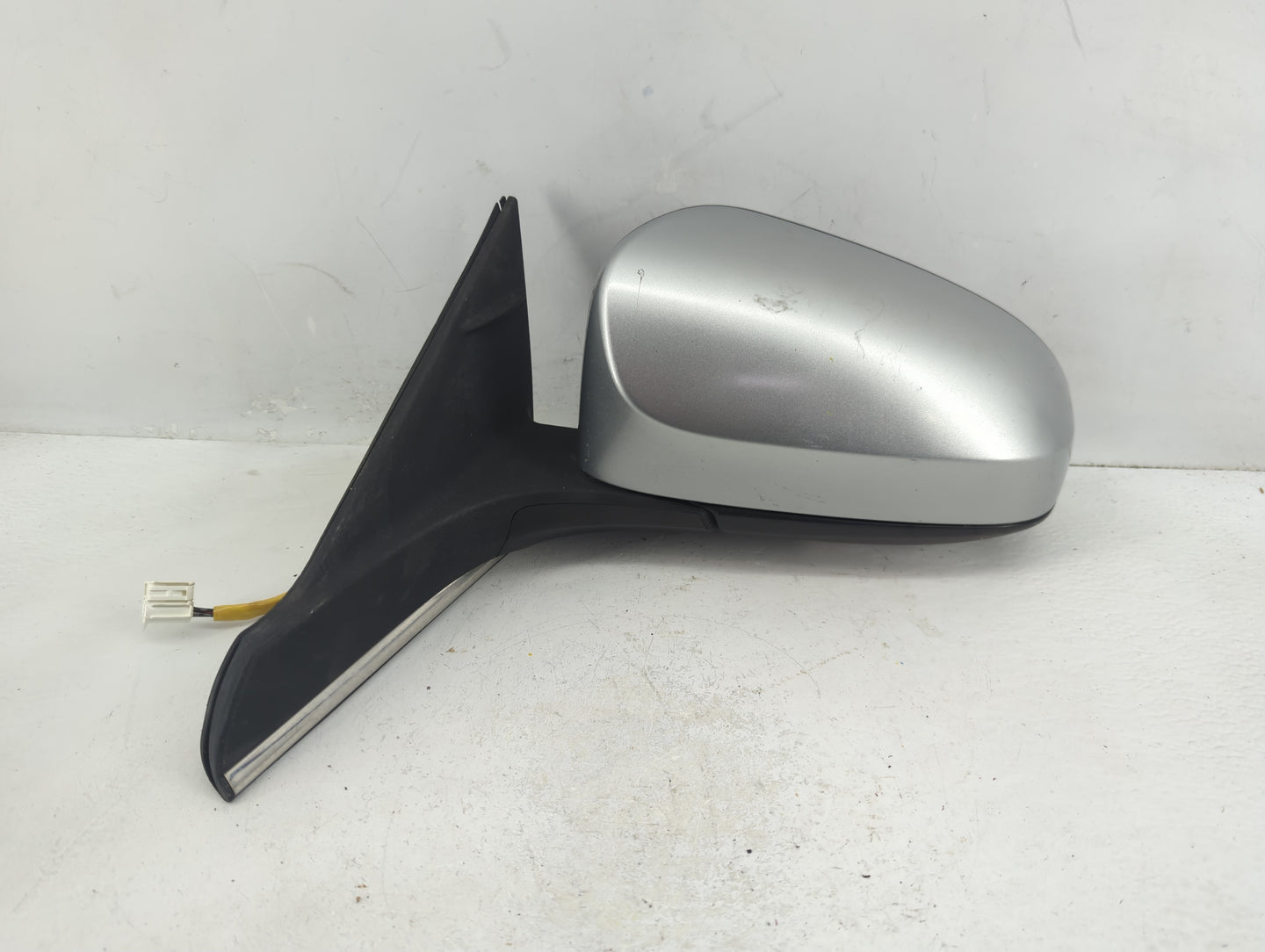 2015-2017 Toyota Camry Driver Side View Mirror - Left Door Mirror OEM Used - Oemusedautoparts1.com