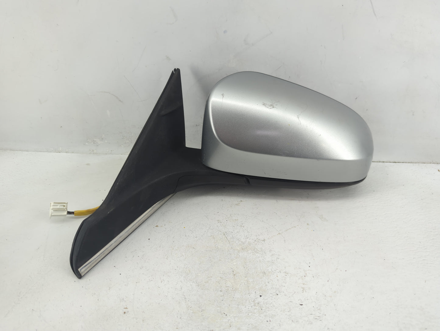 2015-2017 Toyota Camry Driver Side View Mirror - Left Door Mirror OEM Used - Oemusedautoparts1.com