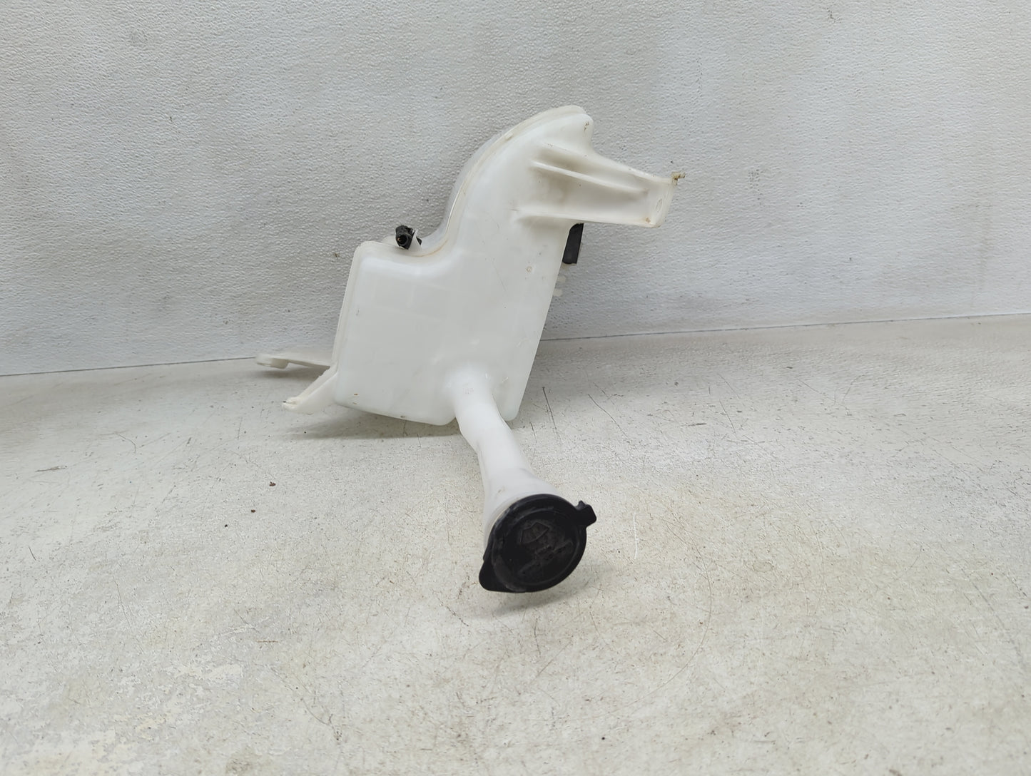 2015-2017 Toyota Camry Windshield Washer Fluid Reservoir Bottle Oem - Oemusedautoparts1.com