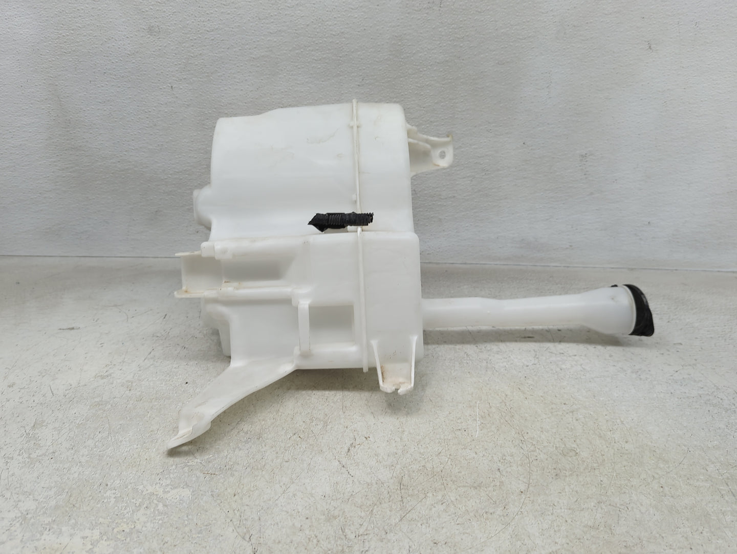 2015-2017 Toyota Camry Windshield Washer Fluid Reservoir Bottle Oem - Oemusedautoparts1.com