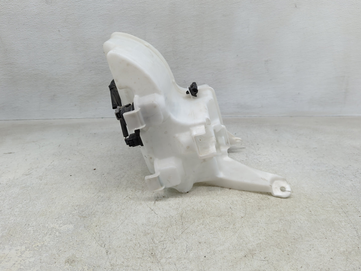 2015-2017 Toyota Camry Windshield Washer Fluid Reservoir Bottle Oem - Oemusedautoparts1.com