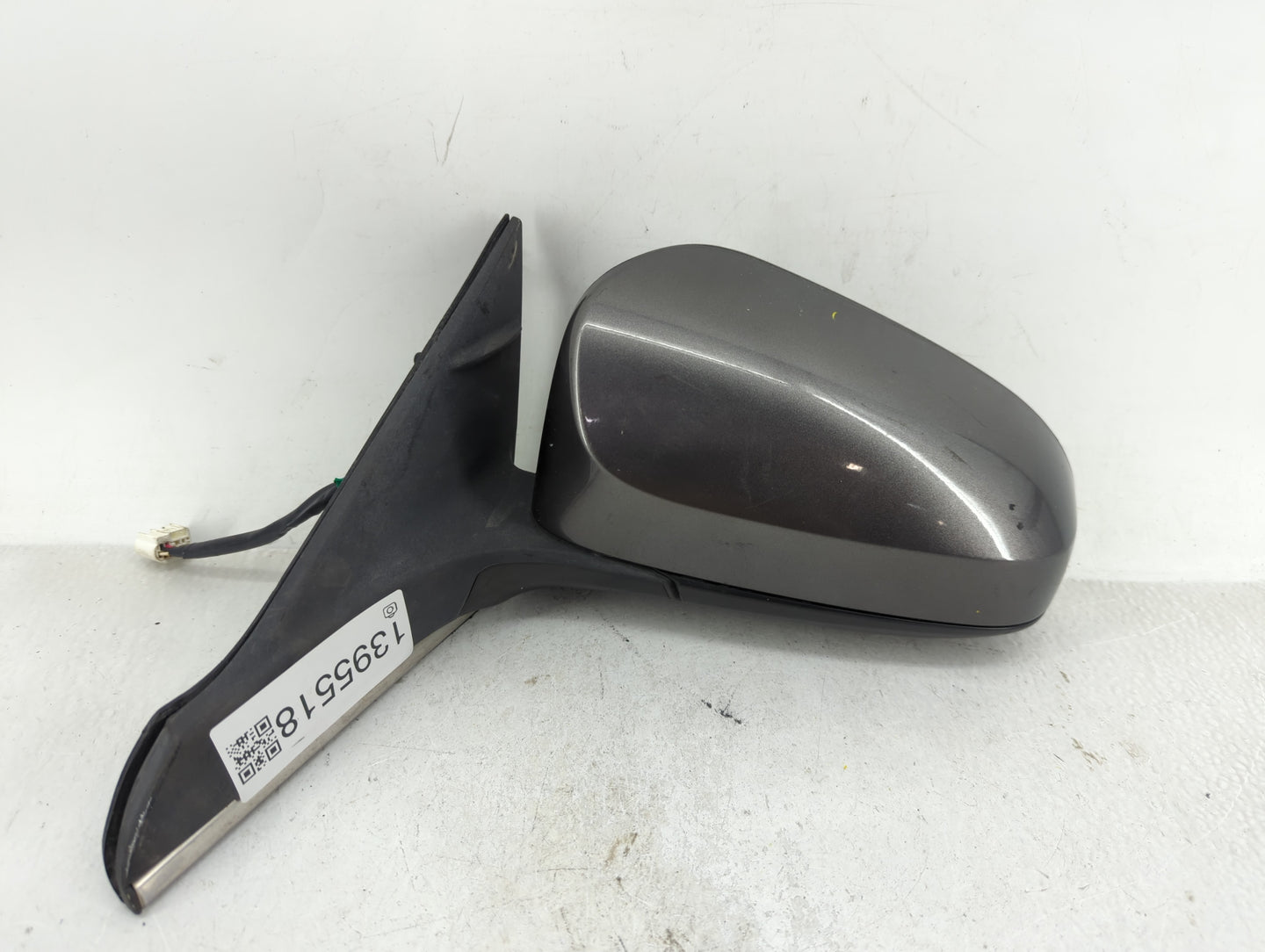 2015-2017 Toyota Camry Driver Side View Mirror - Left Door Mirror OEM Used - Oemusedautoparts1.com